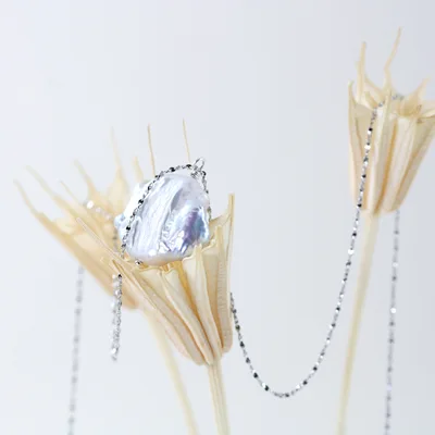 Freshwater Baroque pearl pendant necklace — product image 1