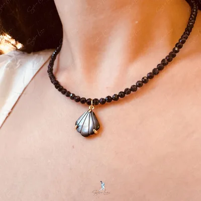 Blue sandstone beaded black shell pendant choker — product image 1