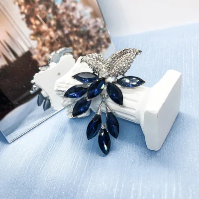 Rhinestones grape fashion brooch pin — product image 1