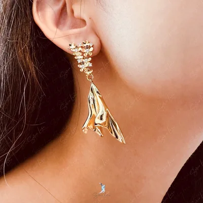 Sparkling flowers gold plated handkerchief statement earrings — product image 1