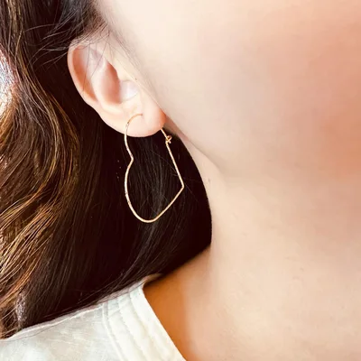 Big hoop heart earrings in sterling silver — product image 1