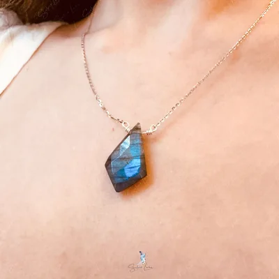 Mystic kite Labradorite sterling silver pendant necklace — product image 1