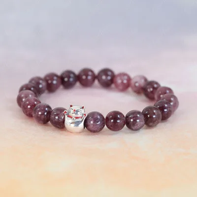 Lucky cat charm Amethyst beaded bracelet — product image 1