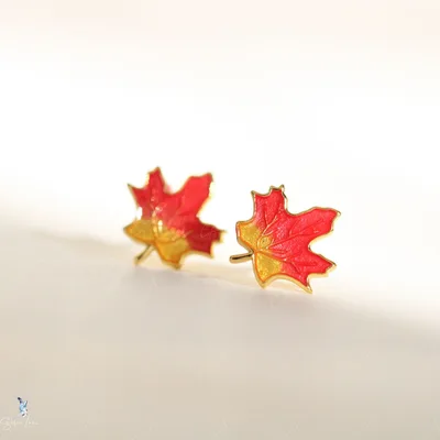 Maple leaf sterling silver stud earrings — product image 1