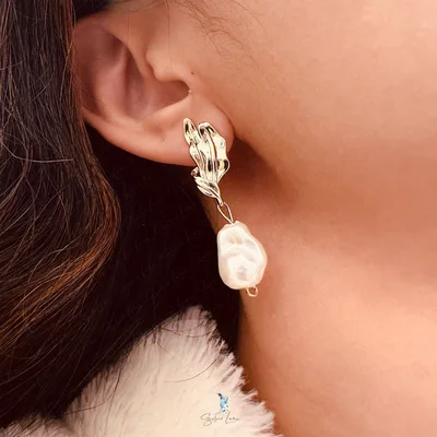 Shell pearl bridal dangle drop earrings — product image 1