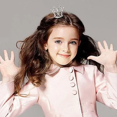 Rhinestone Princess hair crown comb — product image 1