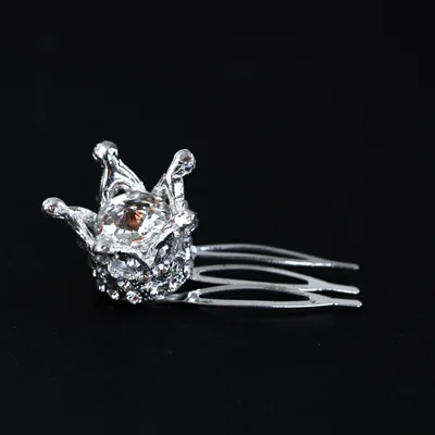 Tiny princess crown hair comb — product image 1